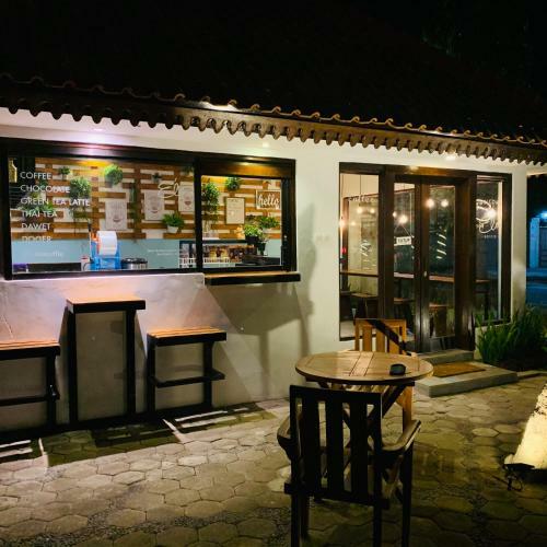 Senthong Asri Hotel And Resto