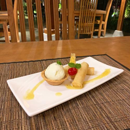 Senthong Asri Hotel And Resto