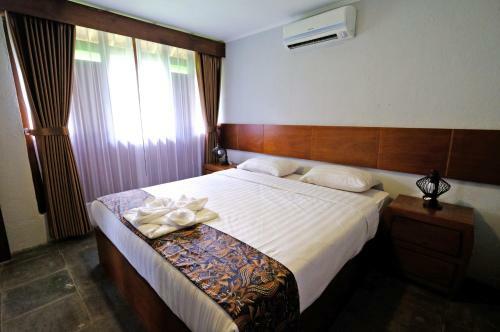 Senthong Asri Hotel And Resto