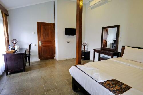 Senthong Asri Hotel And Resto