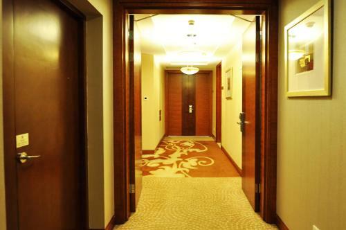 Hotel Howard Johnson Caida Plaza Shanghai