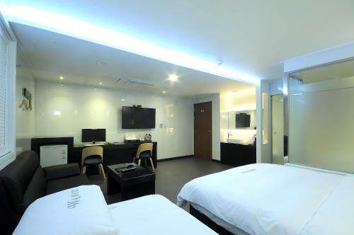 Wa Hotel