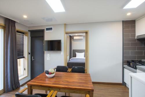 The Bs Hotel Busan Station