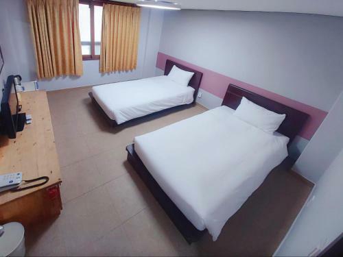 New Manhattan Tourist Hotel
