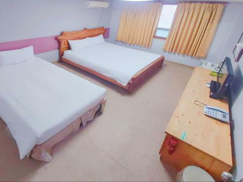 New Manhattan Tourist Hotel