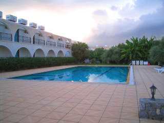 Hotel Bare Hill Holiday Village