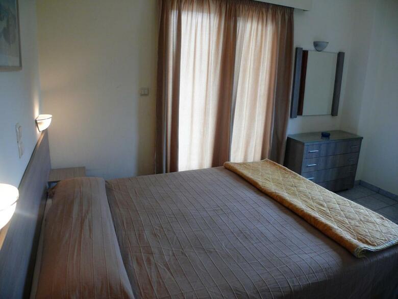 Hotel Karyatides