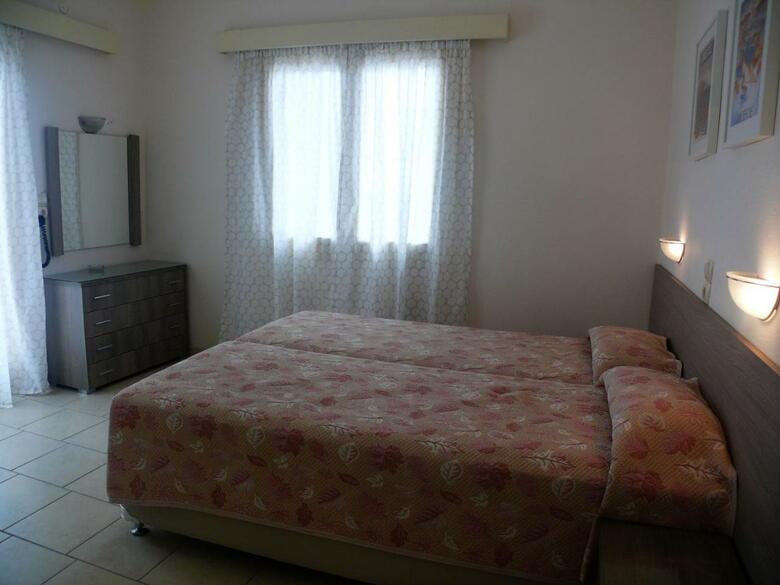 Hotel Karyatides