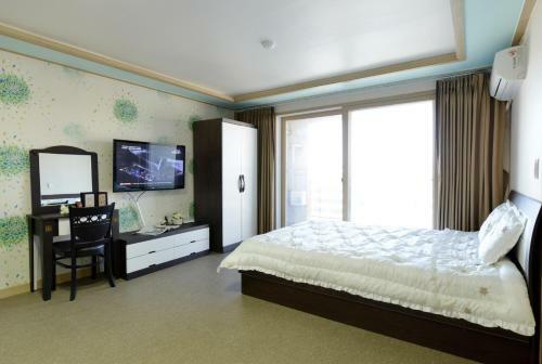 Hotel Hj House