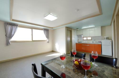 Hotel Hj House