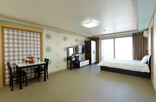 Hotel Hj House