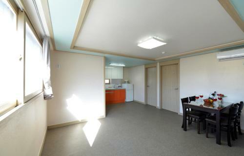 Hotel Hj House