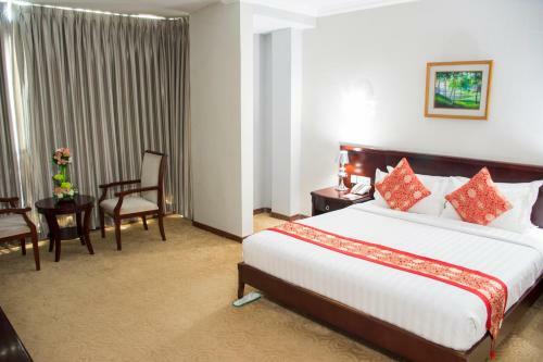 Green Leaf Hotel