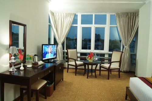 Green Leaf Hotel