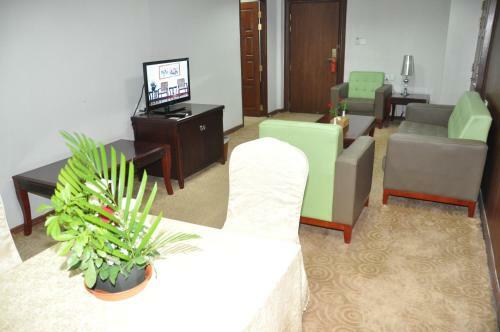 Green Leaf Hotel