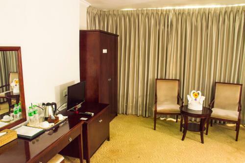 Green Leaf Hotel