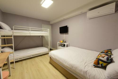 Hostal Omg Guesthouse