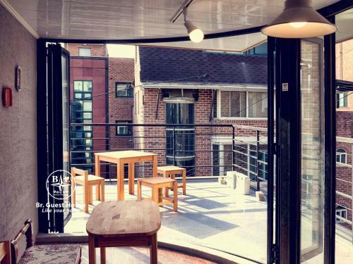 Hostal Br. Guesthouse Hongdae