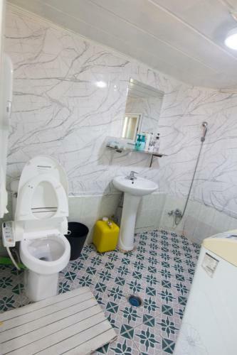 Hostal Yacht Guesthouse