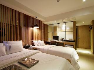 Donggyeong Hotel