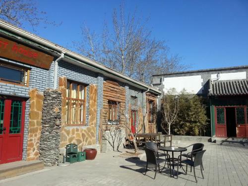 Posada Ming Courtyard