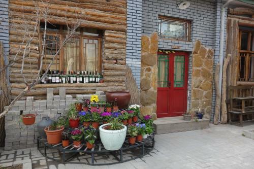 Posada Ming Courtyard