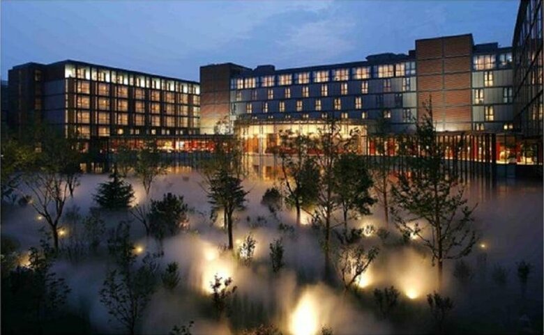 The Lakeview Hotel