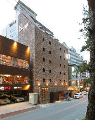 H Hotel