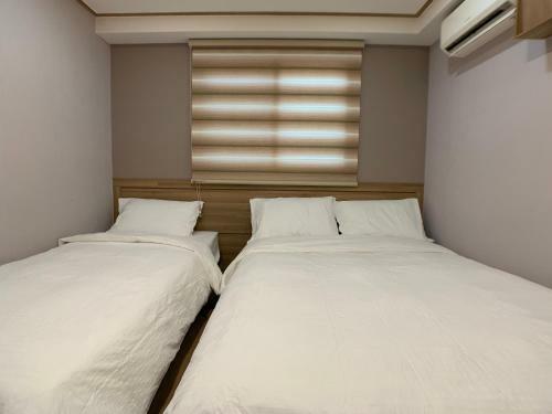 Hostal J-honor Guesthouse