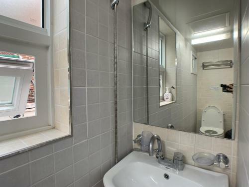 Hostal J-honor Guesthouse