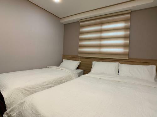 Hostal J-honor Guesthouse