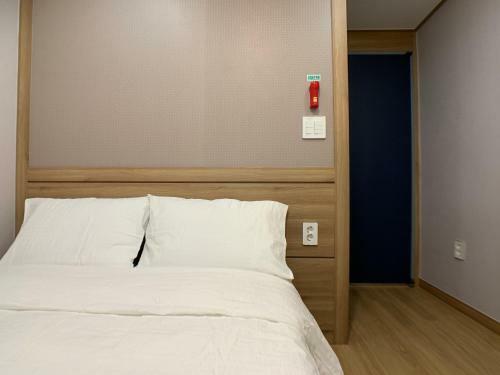 Hostal J-honor Guesthouse