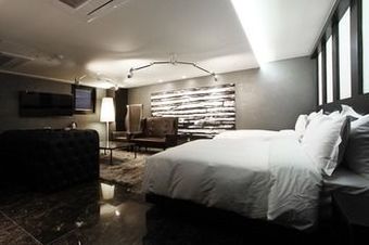Richwell Hotel