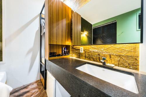 H Avenue Hotel