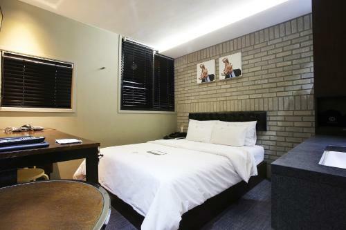 H Avenue Hotel