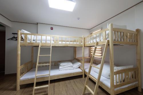 Hostal Charim Guesthouse