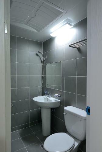 Hostal Red Guesthouse