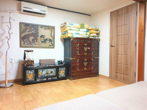 Hostal Raon Guesthouse