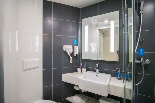 Hotel Hanting Express Beijing Yansha Xiaoyun Bridge