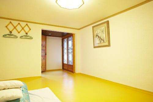 Hostal Mumum Guesthouse