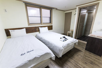 Hostal Roi House