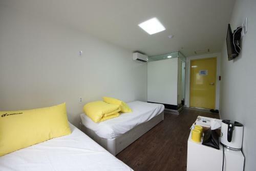 Hostal 24 Guesthouse Myeongdong Town