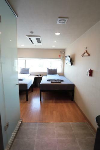 Seoul N Hostel