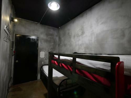 Hostal Twotwo House
