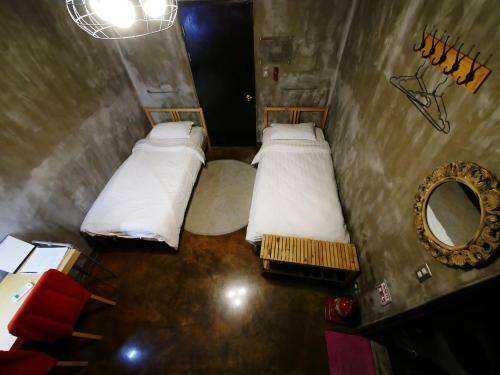 Hostal Twotwo House