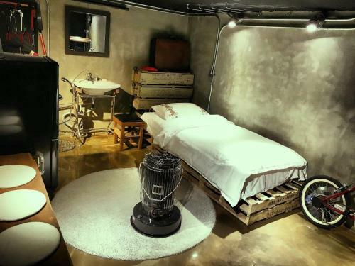 Hostal Twotwo House