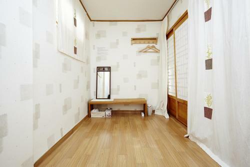 Hostal Vine Hanok Guesthouse