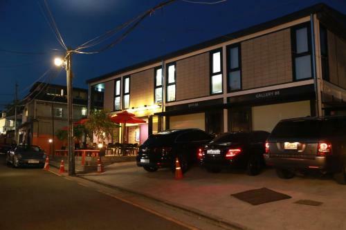Hostal 88 Guesthouse & Cafe