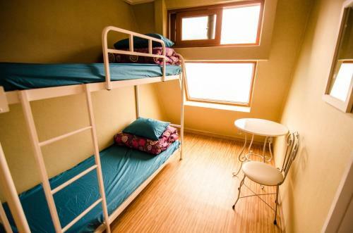 Hostal Kimchee Sinchon Guesthouse