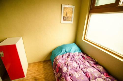 Hostal Kimchee Sinchon Guesthouse